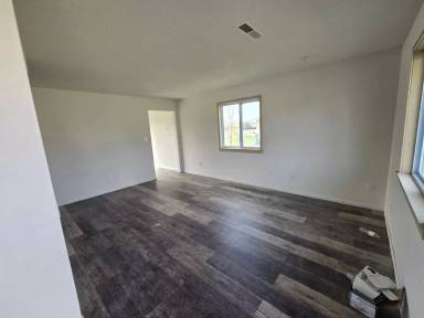 Main picture of 2141 SE Turnpike Ave