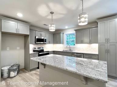 Main picture of 723 Hollie Way