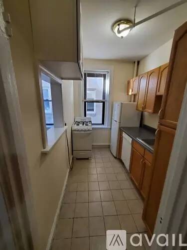 Main picture of 352 Riverway