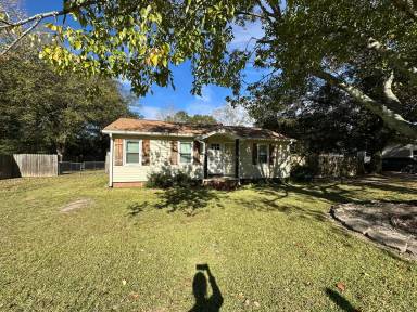 Main picture of 609 Pine Ridge St