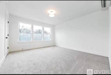 Main picture of 617 N Lombard St