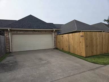 Main picture of 208 Hartford Dr