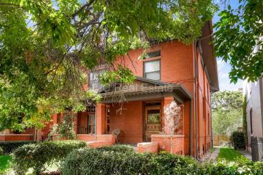 Main picture of 1145 N Clarkson St