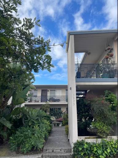 Main picture of 3535 Collier Ave