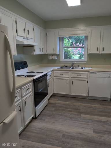 Main picture of 635 Huntington Rd
