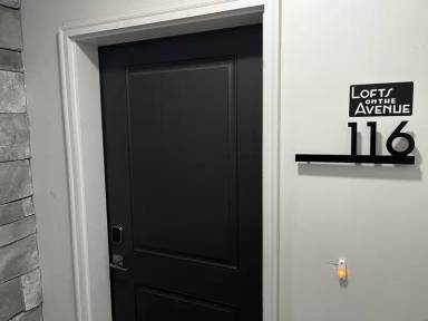 Main picture of 5072 North University Avenue - 101