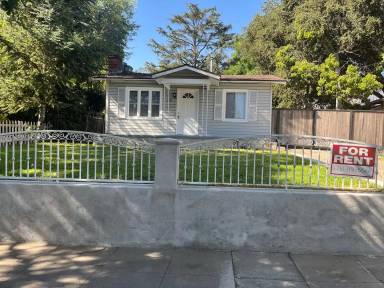 Main picture of 619 E Ladera St