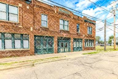 Main picture of 309 N Jefferson St