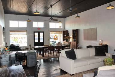 Main picture of 13 S Bell St