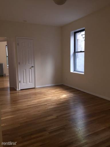 Main picture of 201 W 11th St
