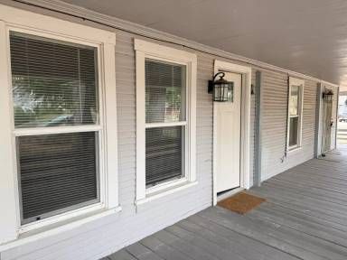 Main picture of 432 S Palm St