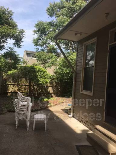 Main picture of 2209 Victor St