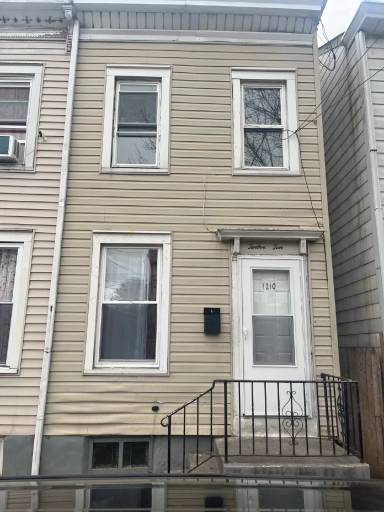 Main picture of 1210 Anderson St