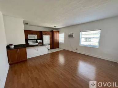 Main picture of 7920 Harding Ave