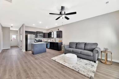 Main picture of 5410-12 N GRAY DR