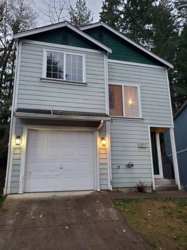 Main picture of 2010 NE Green Glen Ln