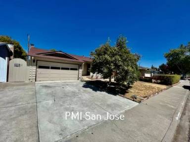Main picture of 2473 Forbes Ave