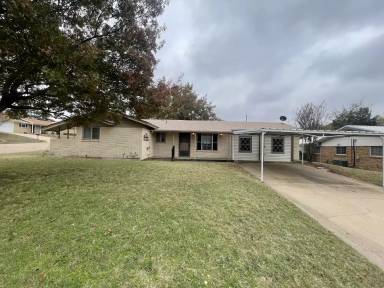 Main picture of 212 E Rentz St