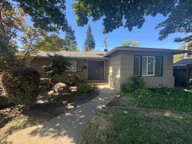 Main picture of 1380 Meredith Way