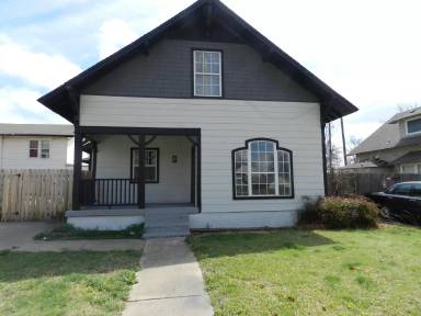 Main picture of 9 NW 7th St