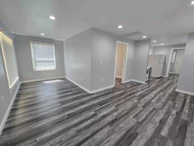 Main picture of 151 E Alexander Ave
