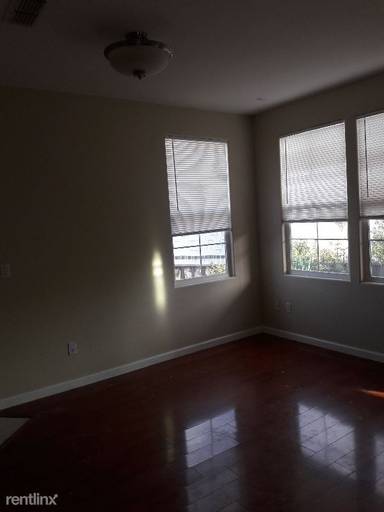 Main picture of 8053 Red Oak Ct