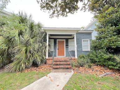 Main picture of 611 E Duffy Ln