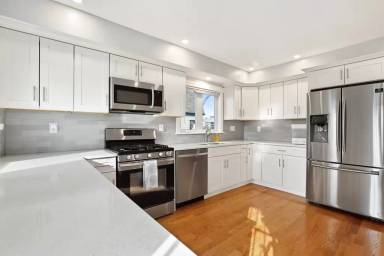 Main picture of 28 2nd St