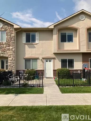 Main picture of 502 W 1570 N