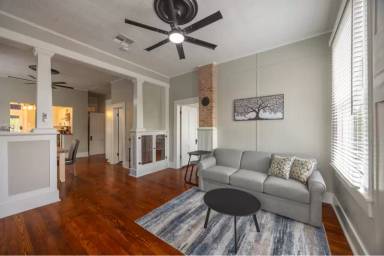 Main picture of 500 Madison