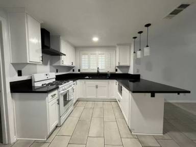 Main picture of 550 Stockholm Ct