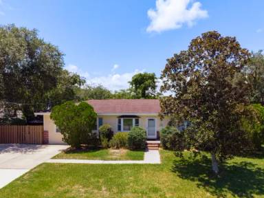 Main picture of 110 Segovia Rd