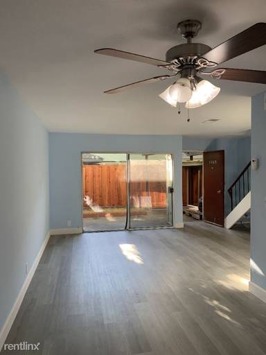 Main picture of 5709 Poplar Cmn