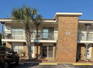 Main picture of 321 Woodrow St NE