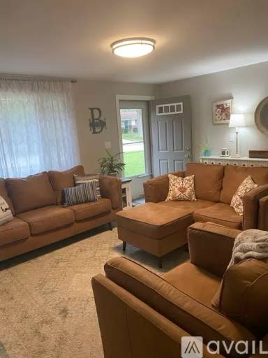 Main picture of 1037 Romanus Dr