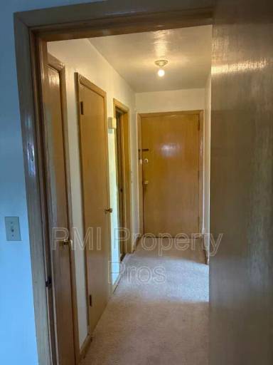 Main picture of 5624 W Burleigh St
