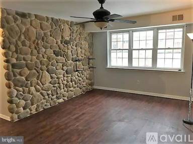 Main picture of 806 South Ave