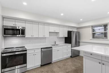 Main picture of 24 Horizon View Dr W