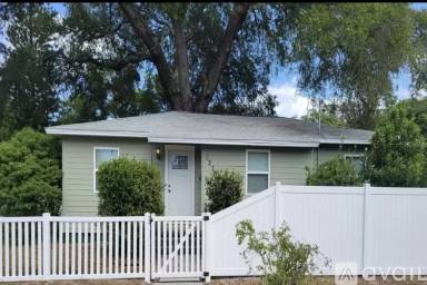 Main picture of 1270 13th Ave S