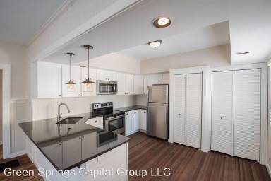Main picture of 130 Van Dam St