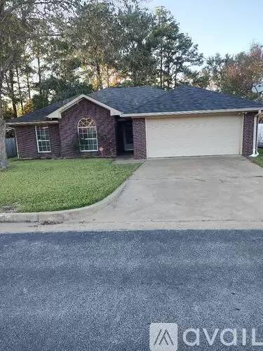 Main picture of 301 Frederick Cir