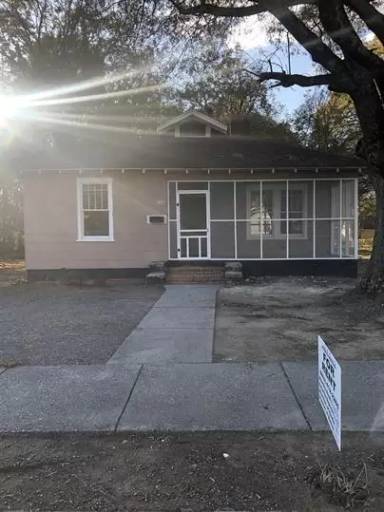 Main picture of 226 E Moore St