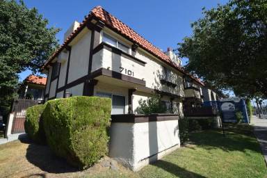 Main picture of 7101 Haskell Ave