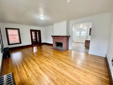 Main picture of 905 Washtenaw Rd