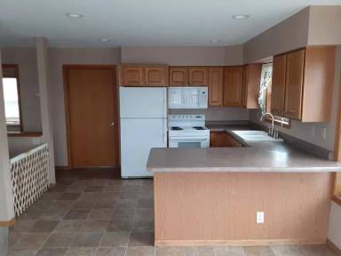 Main picture of 125 Lake Ave E