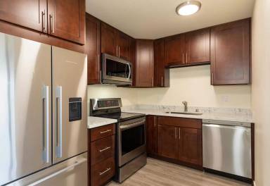 Main picture of 2465 Dexter Ave N