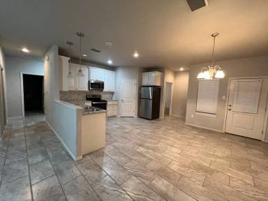 Main picture of 11201 Akron Ave
