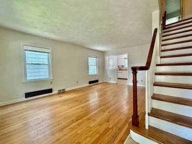 Main picture of 623 E 63rd Ter