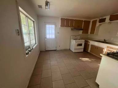 Main picture of 112 E St