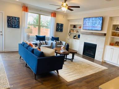 Main picture of 3485 Hardy St